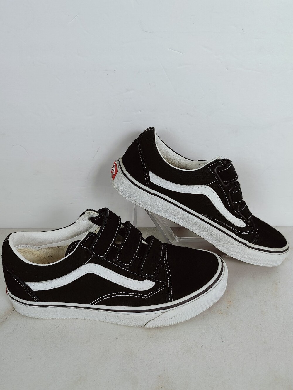 Vans Unisex Old Skool V Black Suede Sneakers Skate Shoes, 5(M) 6.5(W)